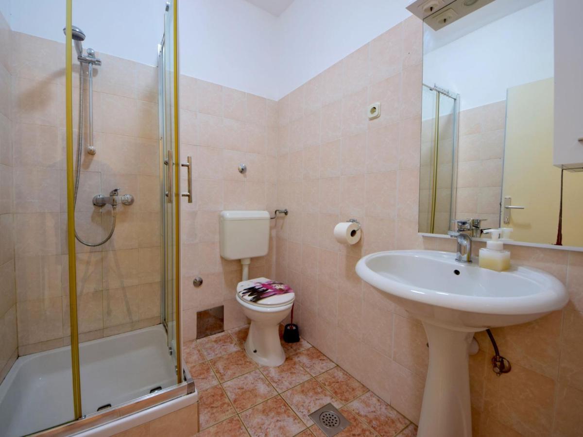 Apartment Katarina 2 - Sib155-1 By Interhome Бродариця Екстер'єр фото