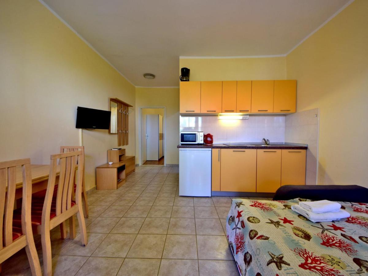 Apartment Katarina 2 - Sib155-1 By Interhome Бродариця Екстер'єр фото