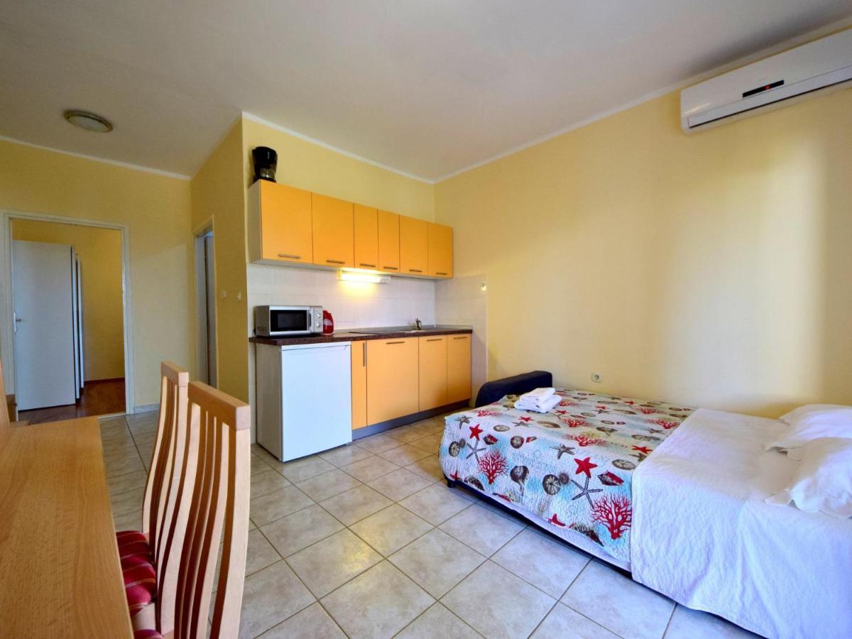 Apartment Katarina 2 - Sib155-1 By Interhome Бродариця Екстер'єр фото
